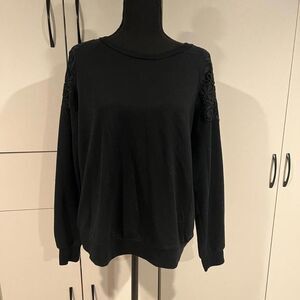 Gloria Vanderbilt sweater‎ . Size M